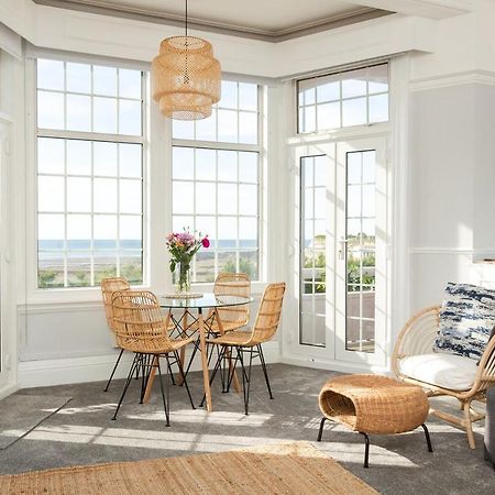 A View Of The Bay- Panoramic Sea Views- Sleeps 4 Apartment Westgate-on-Sea Екстериор снимка