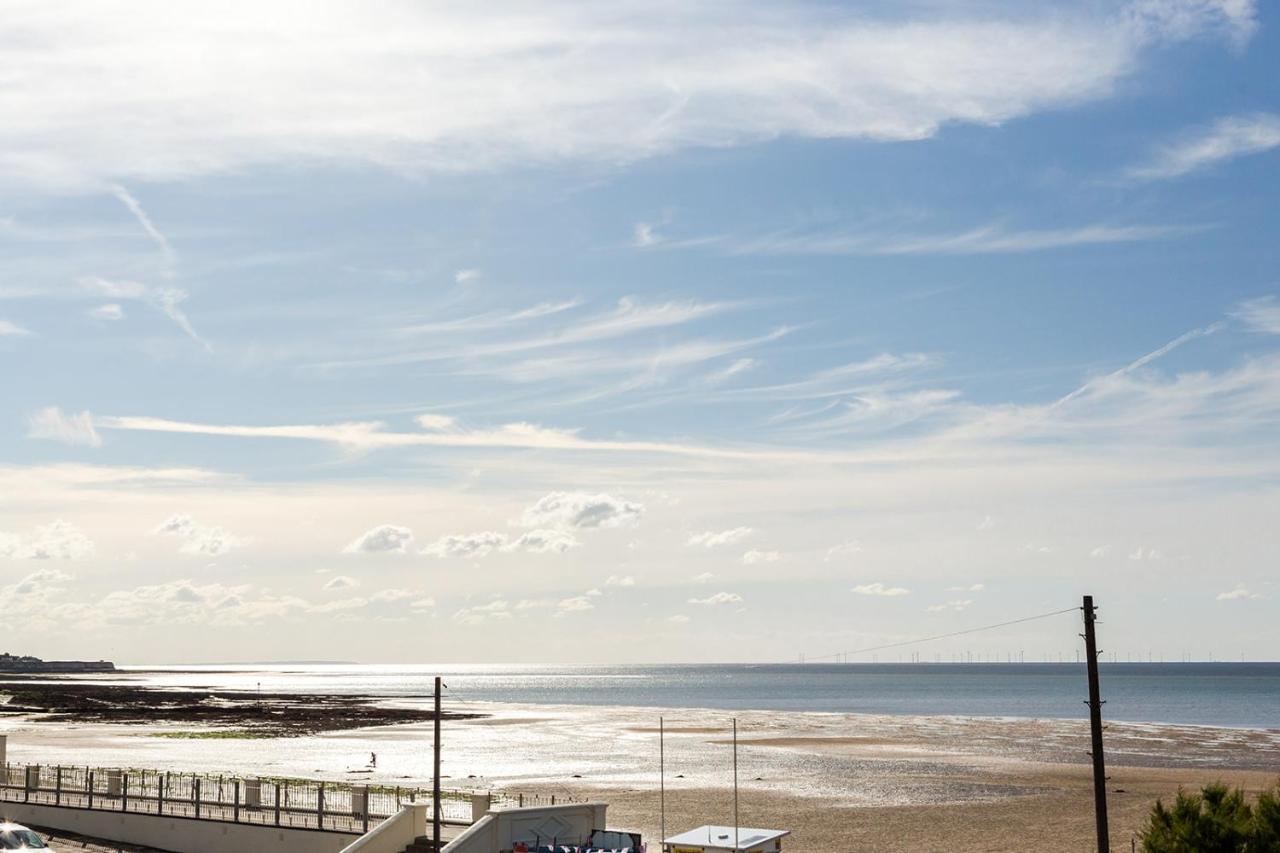 A View Of The Bay- Panoramic Sea Views- Sleeps 4 Apartment Westgate-on-Sea Екстериор снимка