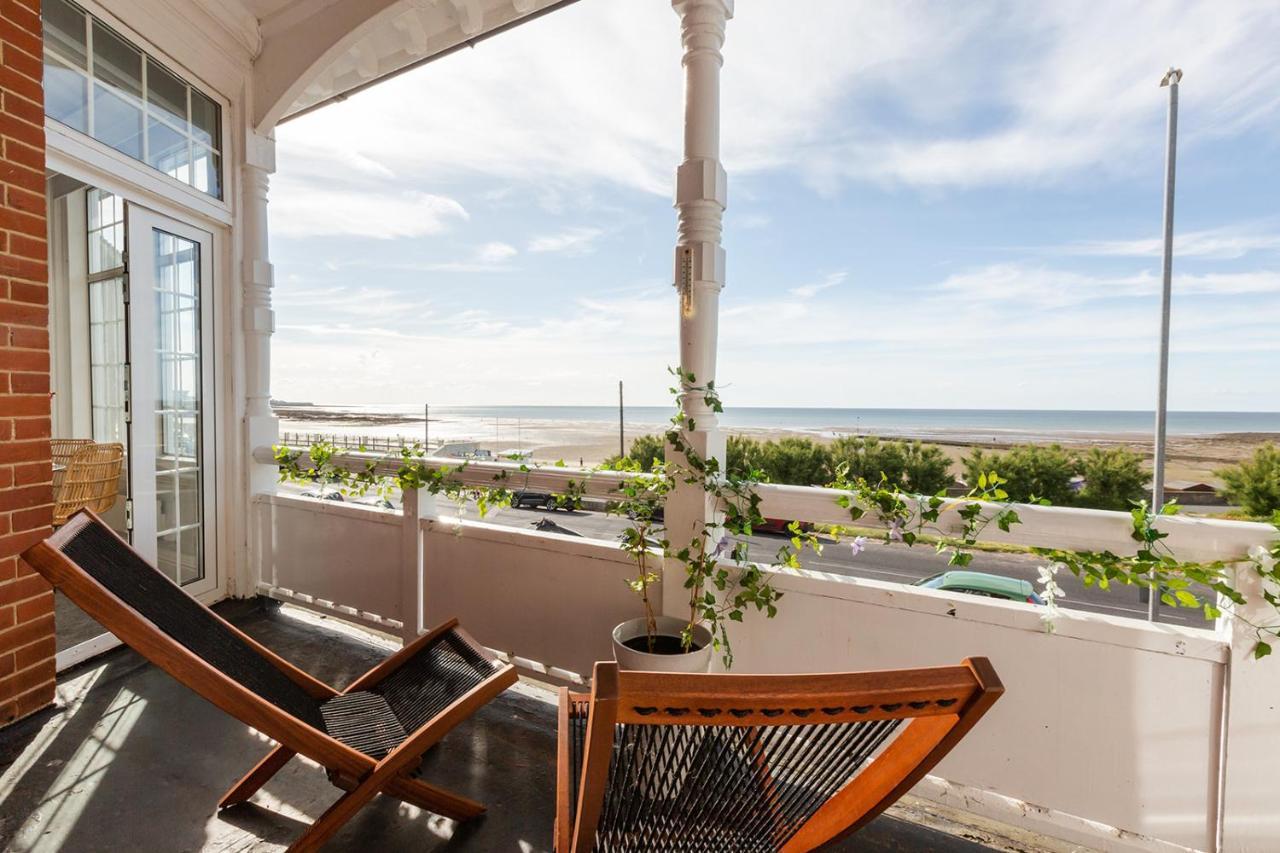 A View Of The Bay- Panoramic Sea Views- Sleeps 4 Apartment Westgate-on-Sea Екстериор снимка