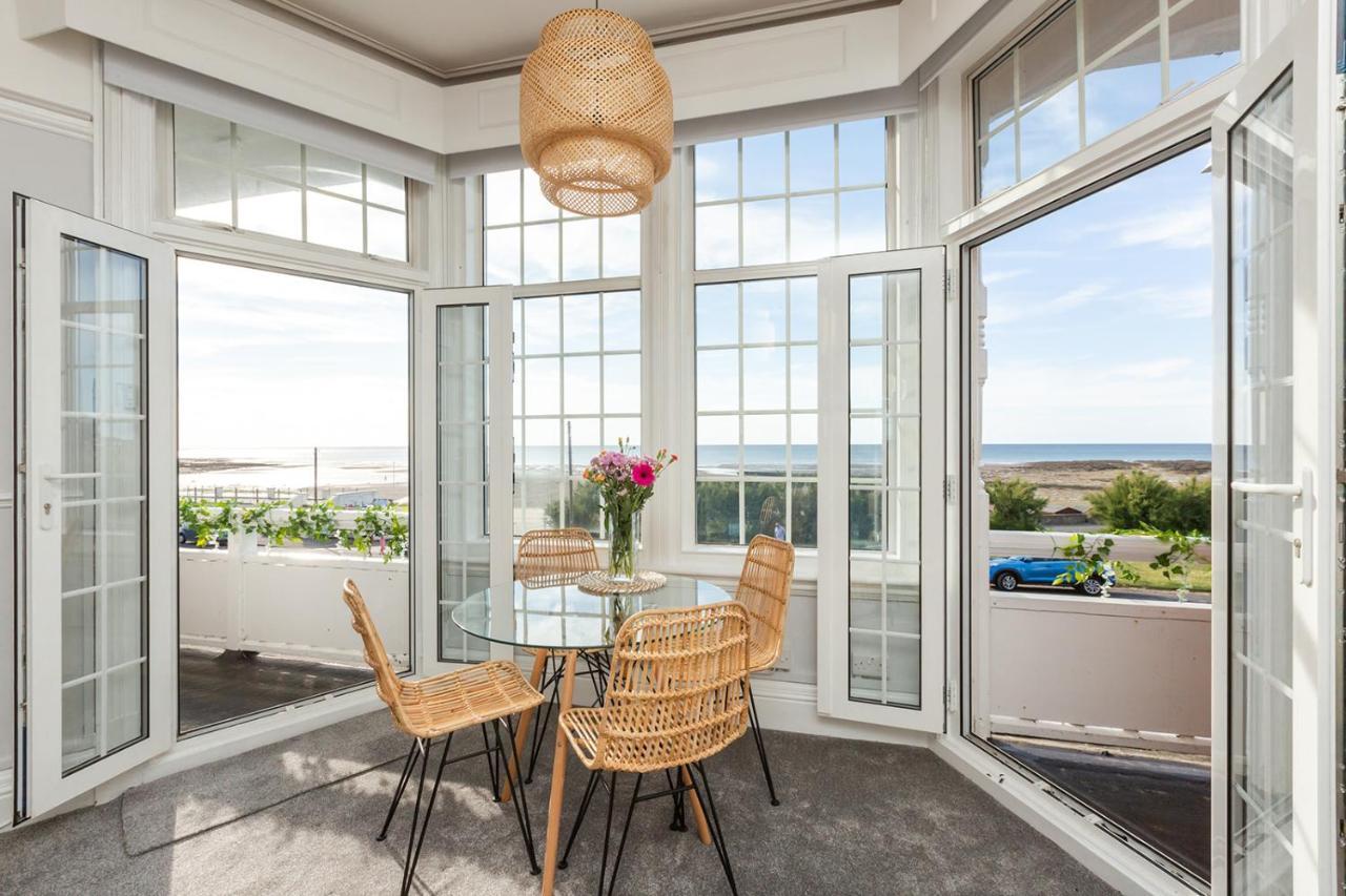 A View Of The Bay- Panoramic Sea Views- Sleeps 4 Apartment Westgate-on-Sea Екстериор снимка