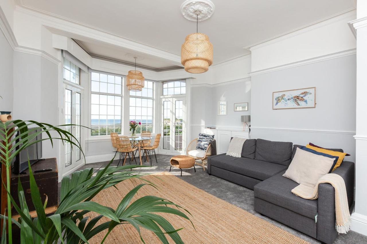 A View Of The Bay- Panoramic Sea Views- Sleeps 4 Apartment Westgate-on-Sea Екстериор снимка